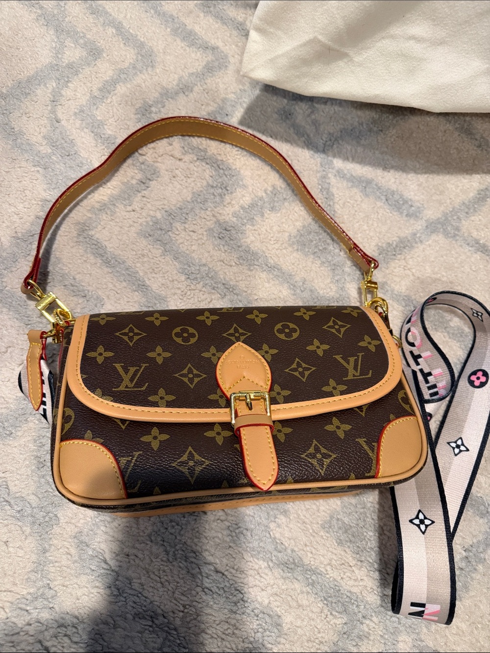 Designer Inspired Diane Bag - Picture 2 of 12